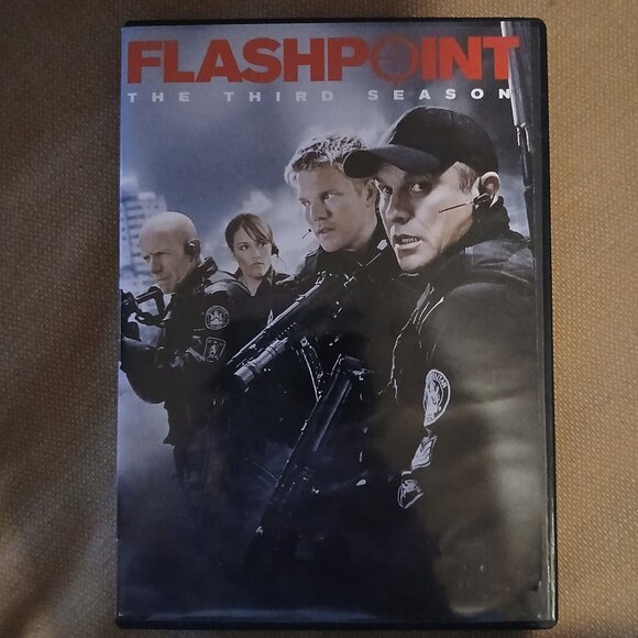 Flashpoint: The Complete Series - 18 DVDs - Picture 5 of 9